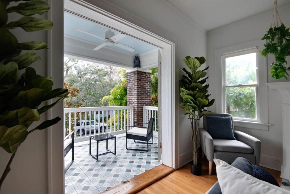 SoHo Escape, Gorgeous Apt in SoHo District